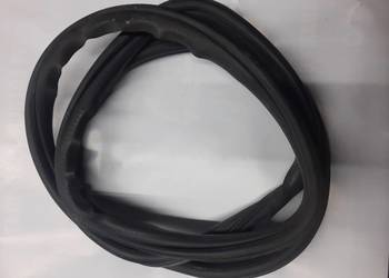 Fiat Panda 2 II uszczelka drzwi Lewy tył lewa tylna