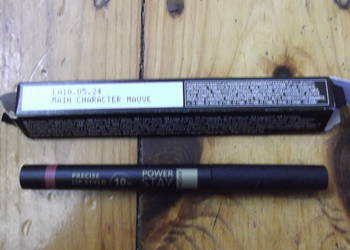 Precyzyjna szminka „10 godzin" Avon