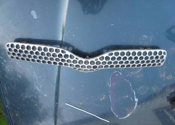 Grill atrapa chłodnicy wlot powietrza Toyota Yaris I 98-03