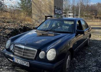 Mercedes E210