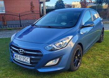 Sprzedam zadbanego HYUNDAIA I30 z 2016 r. w bogatej wersji po liftingu