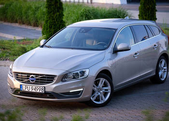 Volvo V60 D6 AWD Plug-in Hybrid Summum
