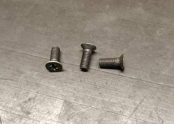 Śruba śrubka śrubki mocowanie podstawa części Yamaha DT 125 E RE X