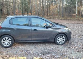 Peugeot 208 krajowy nowy rozrzad sprzeglo ,olej,opony itp