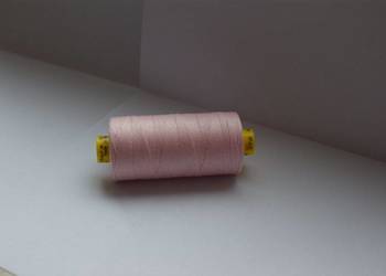 Nici do szycia Różowe 30 Gutermann Amann FORBITEX COATS EPIC