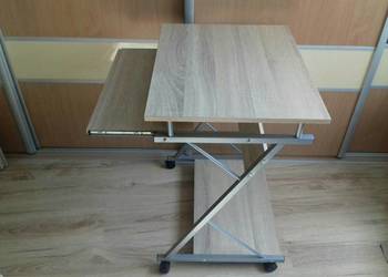 Biurko na kółkach 60cm, używane w bardzo dobrym stanie, z wysuwaną półką na