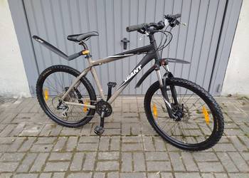 Rower górski marki Giant hamulce typu tarczowe hydrauliczne