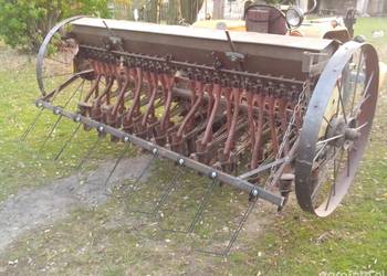Zagarniacze  grabki do siewnika Meprozet Konny transport