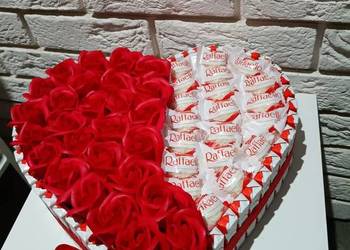 Box Kinder serce z róż mydlanych i Rafaello