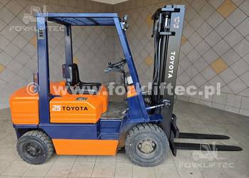 Wózek widłowy TOYOTA 5FD25 TOYOTA 5FDF25 widlak Linde
