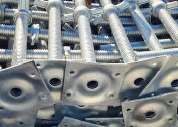 Stopy regulowane + stopy do rusztowań P70 R65 L73 | Nowe | Producent |
