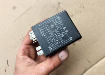 PRZEKAŹNIK 261 443951257 AUDI VW