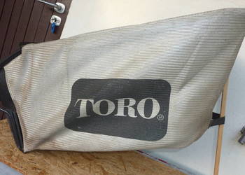 Kosz do kosiarki TORO.Stan bardzo dobry,mało używany.Kosiarka miała 53 cm.