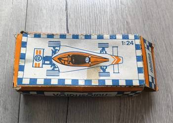 SAMOCHÓD WYŚCIGOWY ESTONIA 20 FORMUŁA WOSTOK 1:24