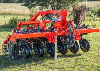 Agregat Strip Till uprawa pasowa 3 m - zawieszany