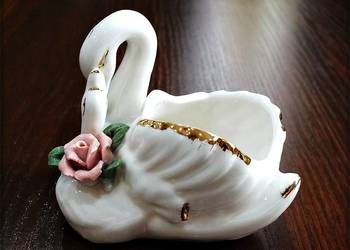 Figurka Porcelanowa Dwa Białe Łabędzie matka z młodym PRL