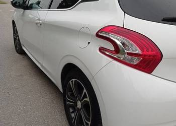 Sprzedam peugeota 208  1,2 benzyna wersja Allure