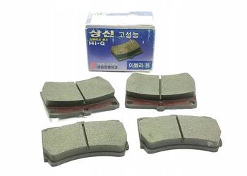 KLOCKI HAMULOCWE PRZÓD MAZDA 323 S V 1994-1998 SANGSHIN 03323ZB