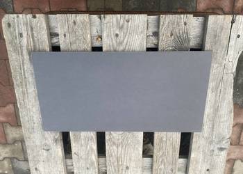 Gres / płytka podłogowa proyeccion antracita 29,5x59,1 firmy SALONI