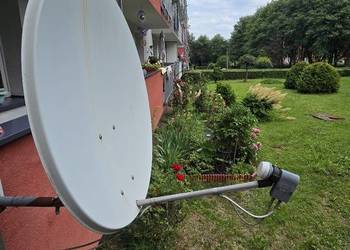 Antena satelitarna z podwójnym konwerterem Sharp.