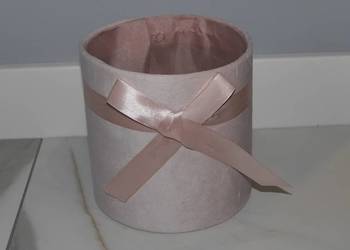 Pojemnik pudełko na pędzle kosmetyki ozdobne