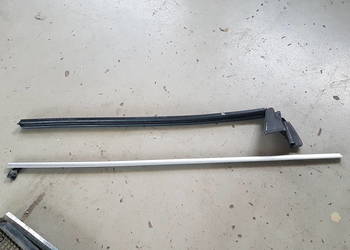 RENAULT MEGANE III CABRIO LISTWA DRZWI CHROM USZCZELKA PRAWA 803300033R