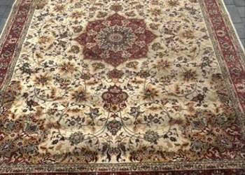 Sprzedam dywan 2.95 m na 3.95 m