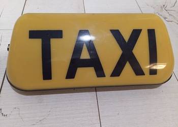 Sprzedam używaną lampę taksówkową bez podświetlenia.