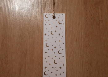 Zakładka do książki - księżyce i gwiazdy, z chwostem / biała