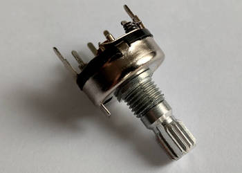 Potencjometr B50K 17mm z długą osią z wyłącznikiem do MS0240