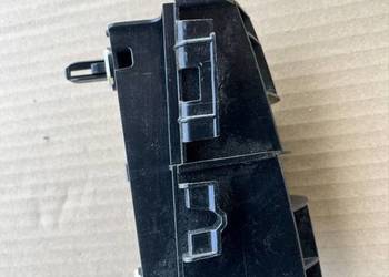 TOYOTA VERSO ŚLIZG ZDERZAKA PRAWY TYŁ 525620F020 TOYOTA VERSO ŚLIZG ZDERZAKA PRAWY TYŁ 525620F020