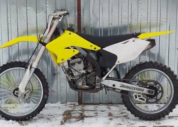 Suzuki RM-Z 250 4T Akrapowic