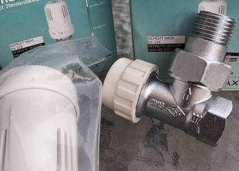 Dwa zawory termostatyczne 1/2" z głowicami. XIMAX