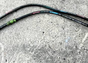 Dwa zakute przewody hydrauliczne wysokiego ciśnienia M-FLEX