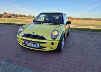 Mini cooper 1.6 benzyna 2004 rok .