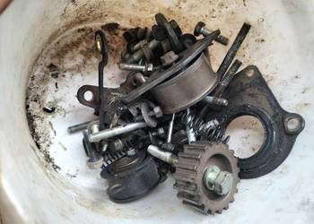 fiesta MK3 courier 1.8 diesel ŚRUBA NAKRĘTKA ZABEZPIECZENIE KOŁO PASOWE