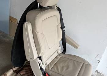 Fotel tylny wpinany w szynę