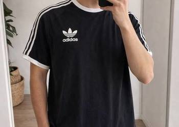 Koszulka adidas Originals czarna z paskami – klasyk