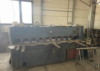 Gilotyna pneumatyczna do blachy 8mm szerokość 2,5m