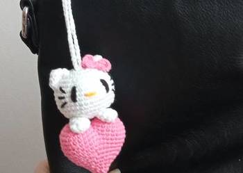 Hello Kitty, brelok do kluczy, zawieszka wykonana na szydełku