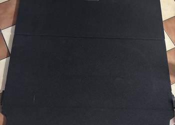 Jest to oryginalna podłoga bagażnika do samo CBchodu Volkswagen Pasat B8