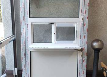 Drzwi aluminiowe z oknem do obsługi klienta do sklepu
