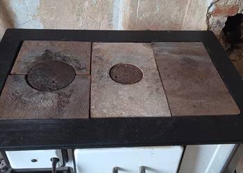 Stary piec kuchenny węglowy