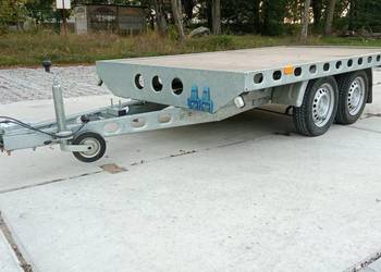 Przyczepka lekka 750 kg dwuosiowa platforma