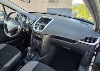 Deska rozdzielcza , airbag , pasy bezpieczeństwa Peugeot 207