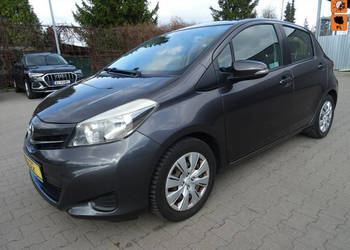 Toyota Yaris Samochód z polskiego salonu w bardzo dobrym stanie, mały prze…