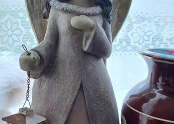 rzeżba gips 60 wys ANIOŁ z latarenką otwieraną do Domu