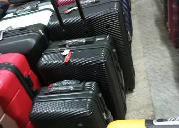 walizka kabinowa z pierre cardine na 4 kołach podrózna