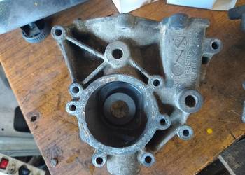 Mercedes podstawa pompy wodnej