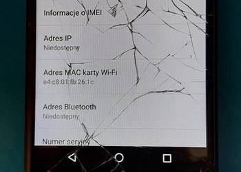 Telefon ze stuczonym ekranem